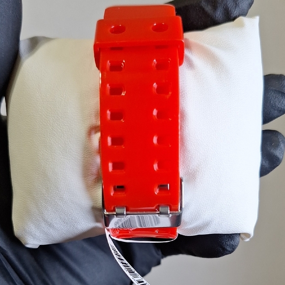 Ativa Bold Red Smartwatch - Picture 4 of 5